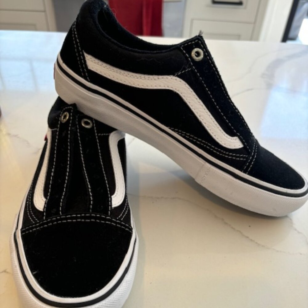 NWOT VANS Ward Canvas Shoes Women's size 7.5/Men's size 6